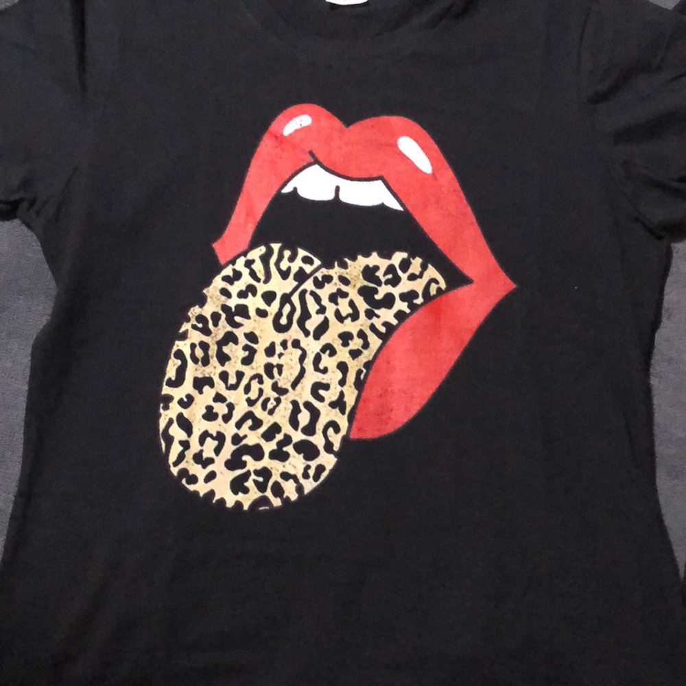 🥳🎉{x2 Host Pick} 🐆💋Leopard Graphic Tee 🐆💋 - Picture 3 of 3